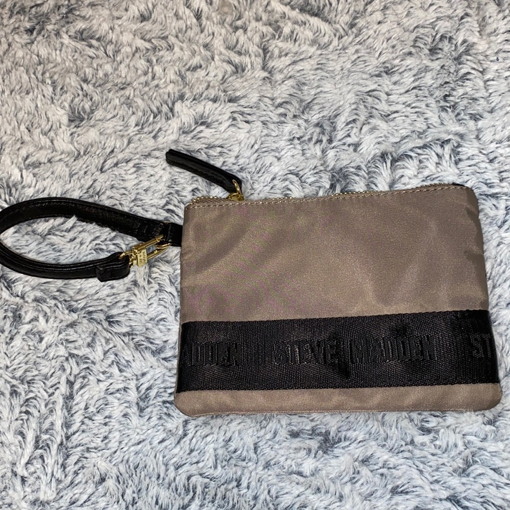 Steve Madden wristlet